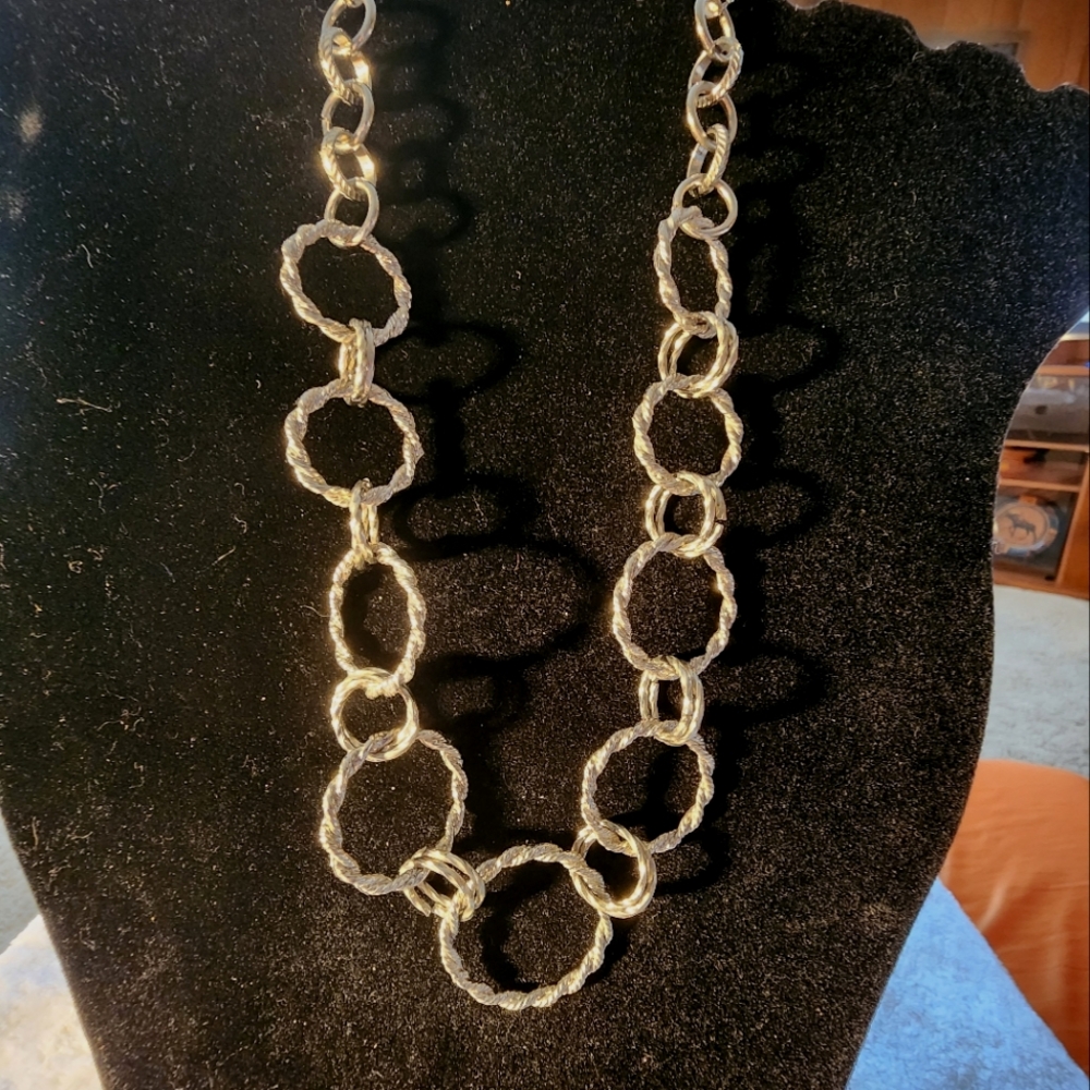 STUNNING Textured Silver-Tone Circle Link Statement Necklace 28"